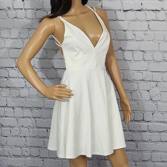 2/$30 Lulu’s V-Neck Sleeveless Mini Dress Size XXS Elegant Cocktail Party Dress - Picture 1 of 6